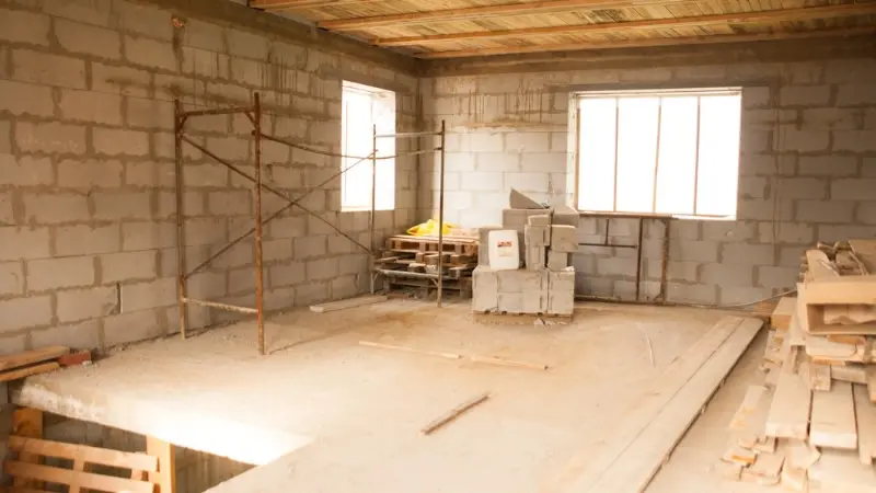 Builder Collapse Avalance Picking Up Speed - image 2